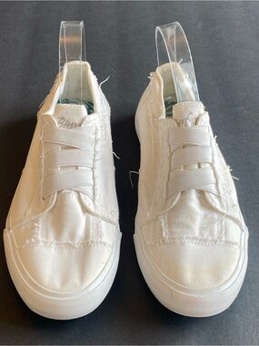 Blowfish Malibu Women's White Distressed Comfort Slip On Sneakers 10